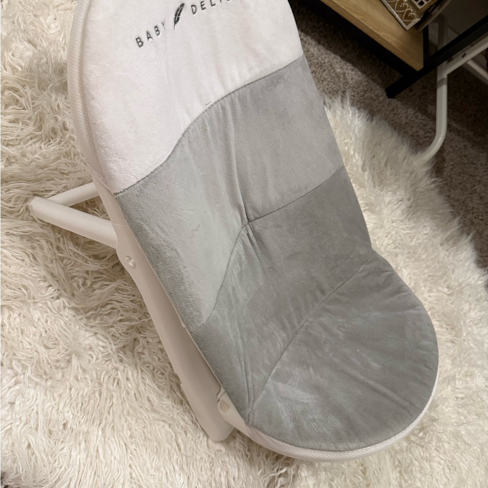 Baby Delight Gray and White Baby Bouncer